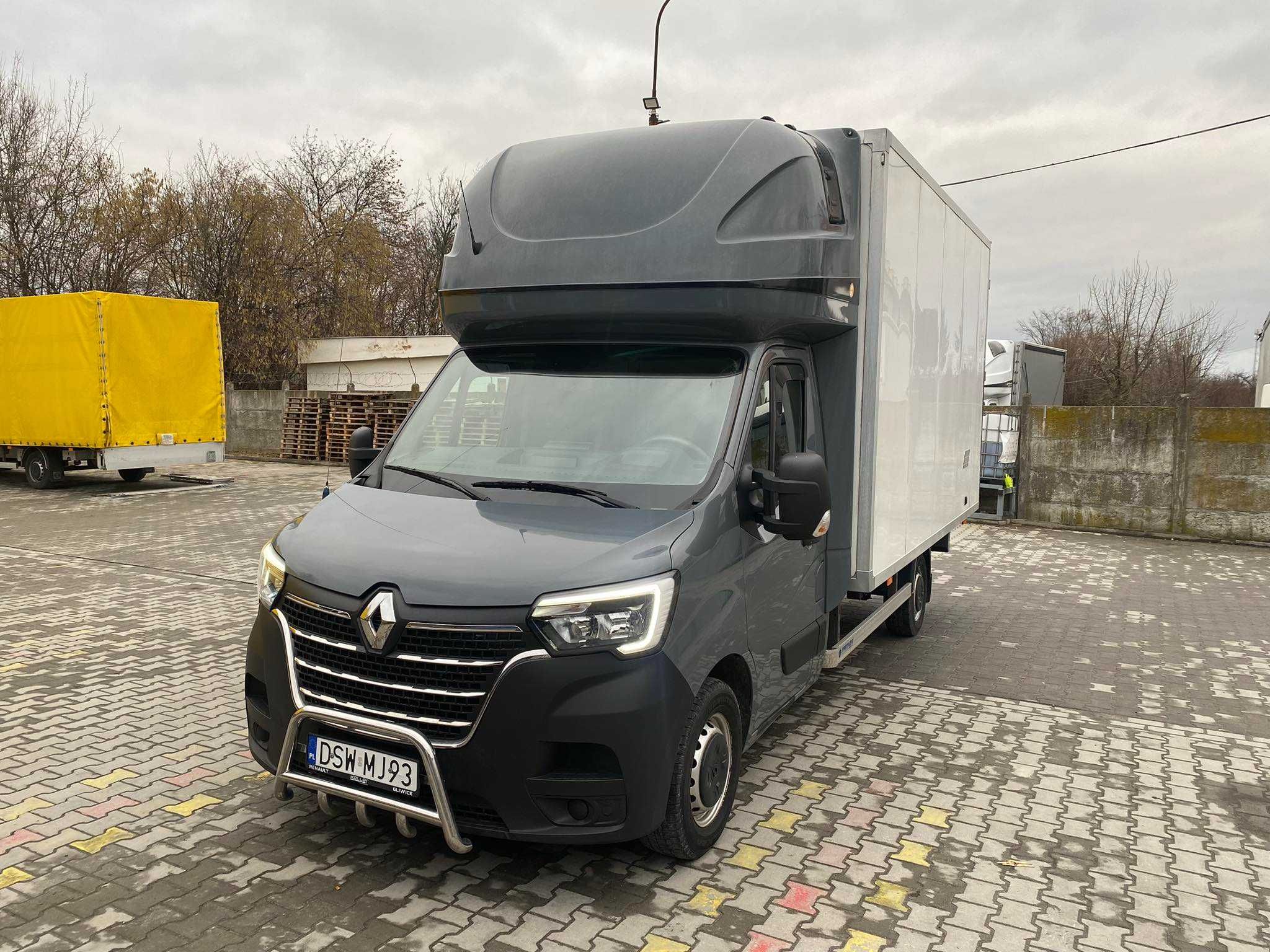 Renault Master Kontener 8 pal