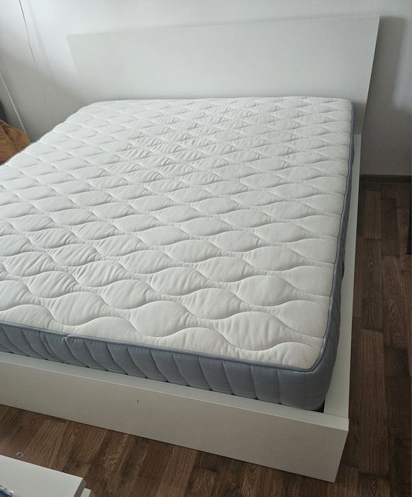 Łóżko Ikea Malm 180/200 z szufladami i materacem 3 letnie