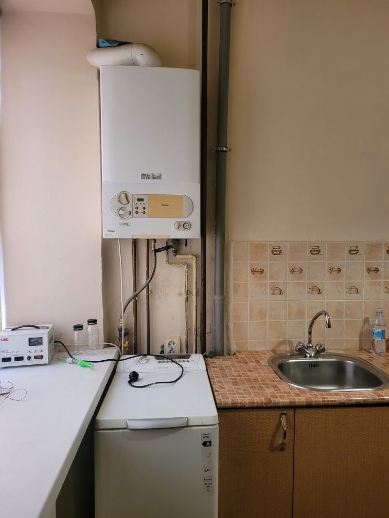 Продам 2 км.кв.вул.Чорновола(Центр,парк Шевченка),авт.опал,кім.окремі