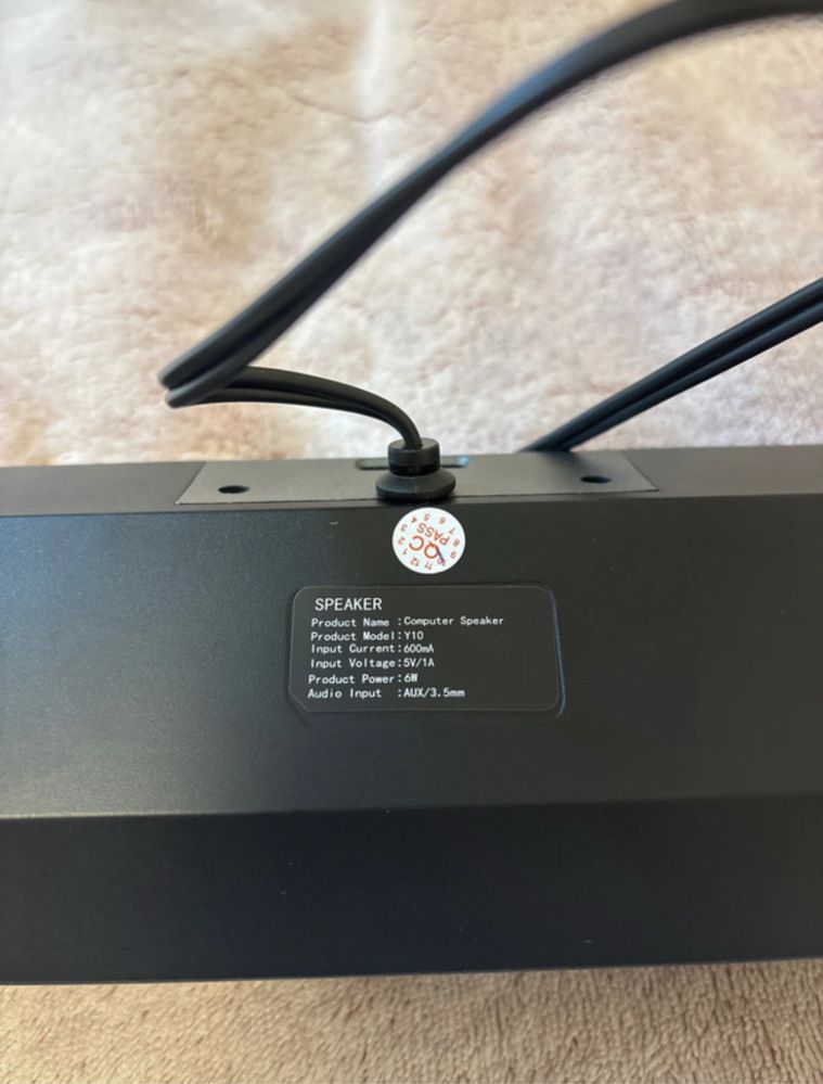 Nowoczesny głośnik komputerowy typu soundbar