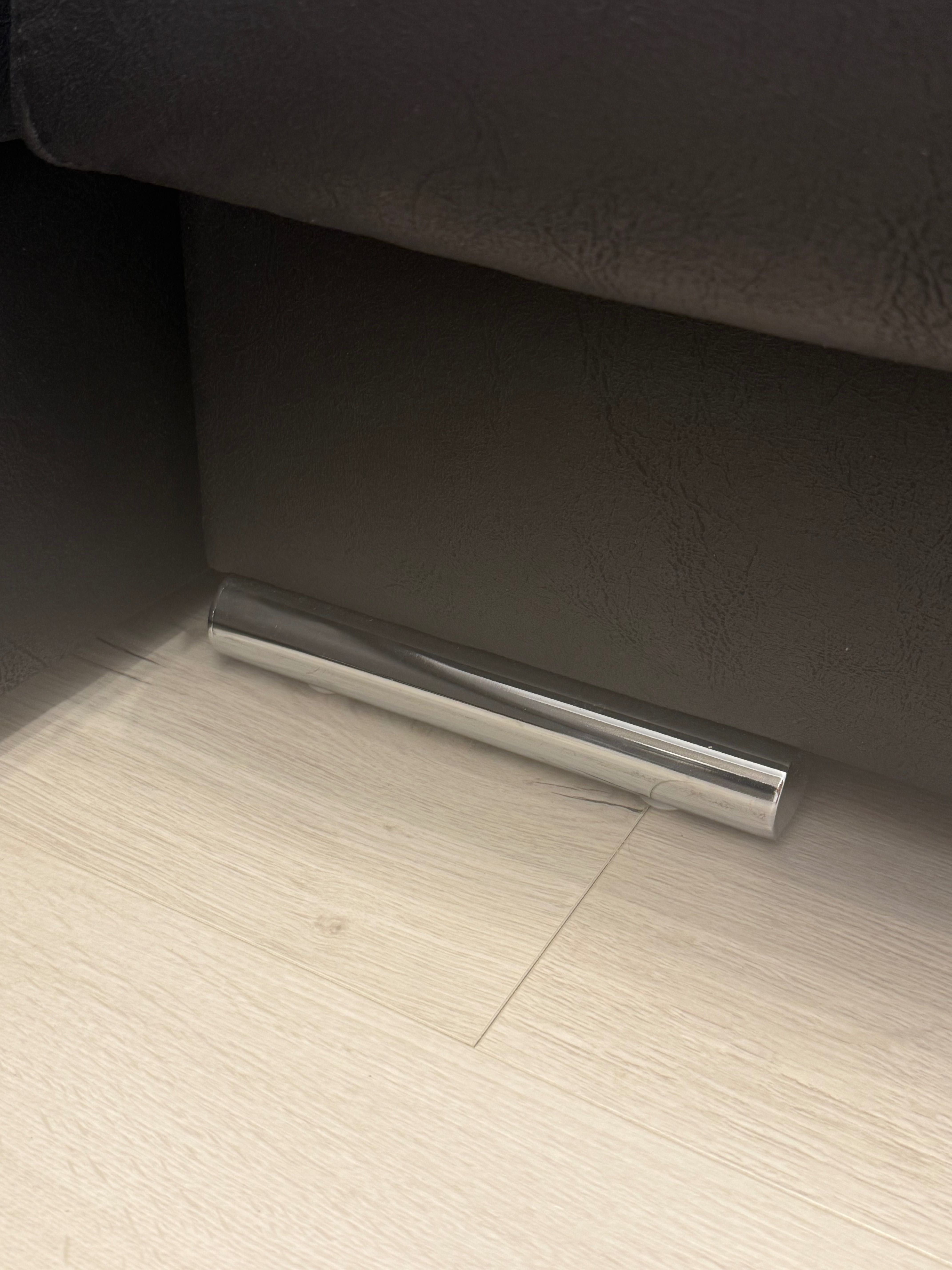 Sofá NOVO preto com chaise longue