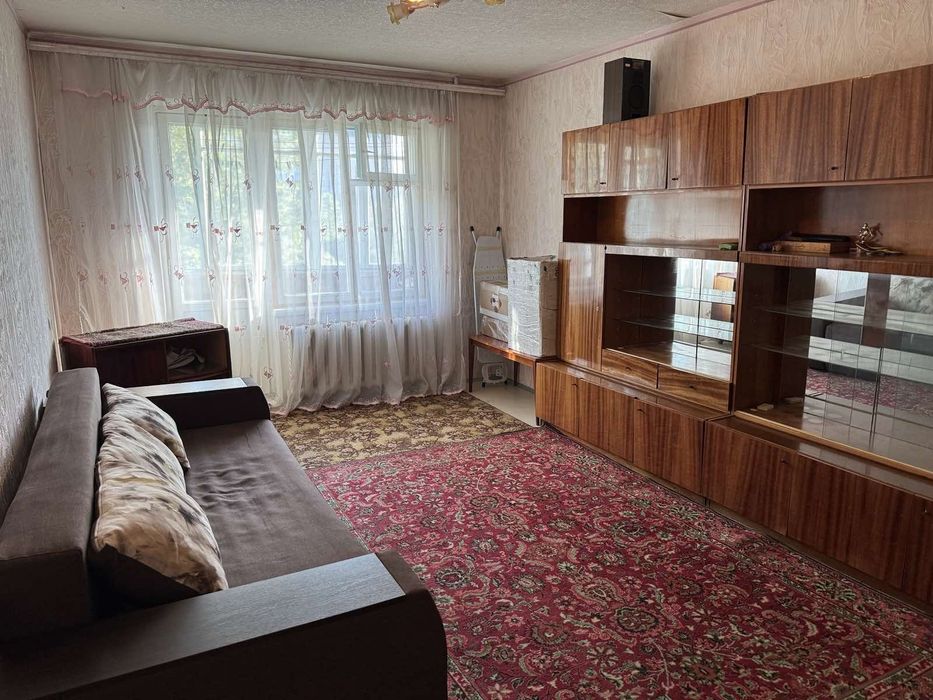 Продам чешку 2к квартиру на Кирова 54 кв м