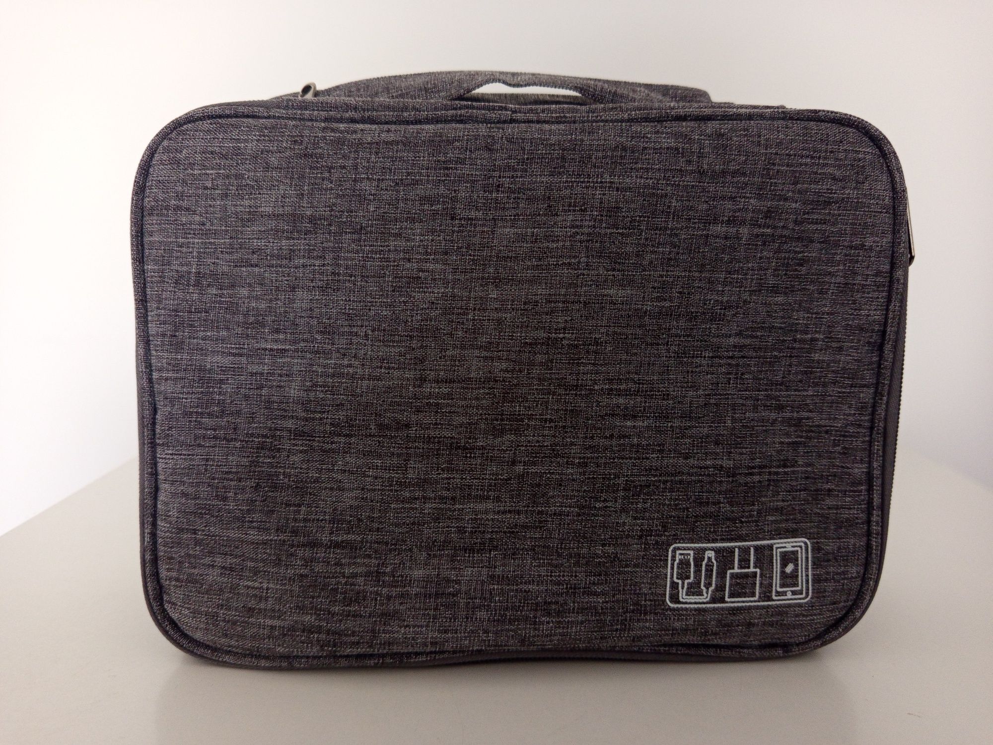 Dwupiętrowe etui organizer na kable i elektronikę