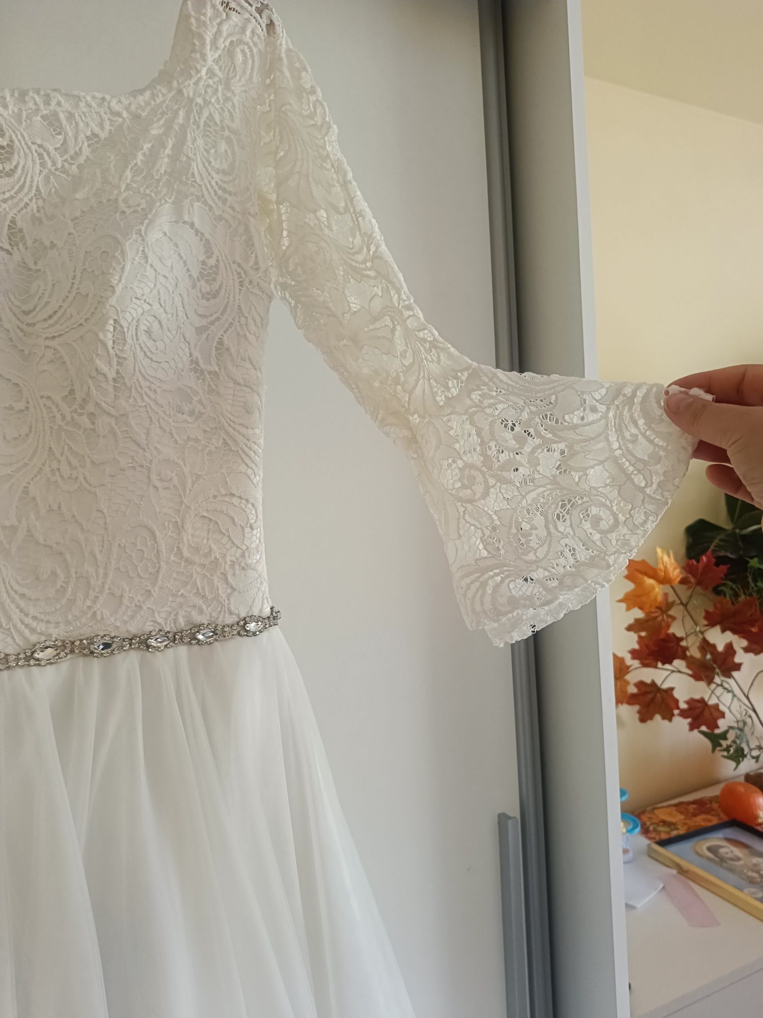 Suknia ślubna koronka, księżniczka  r.S