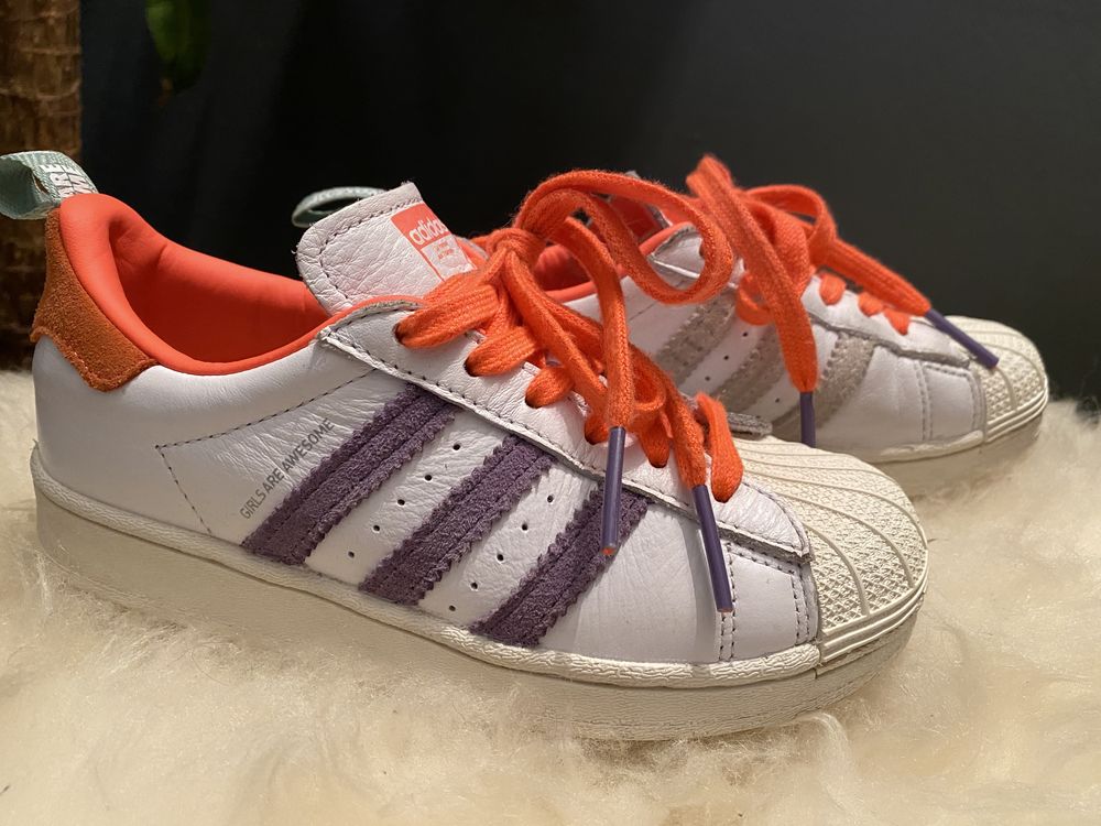 Adidas superstar dla dzieci girls are awesome 31,5