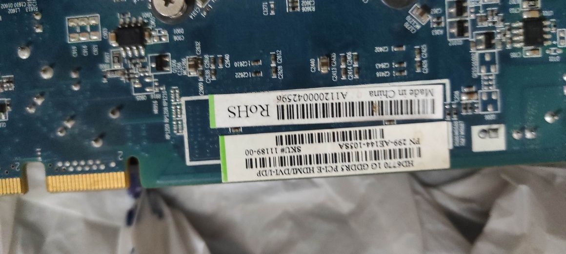 видеокартa AMD Radeon HD 6770