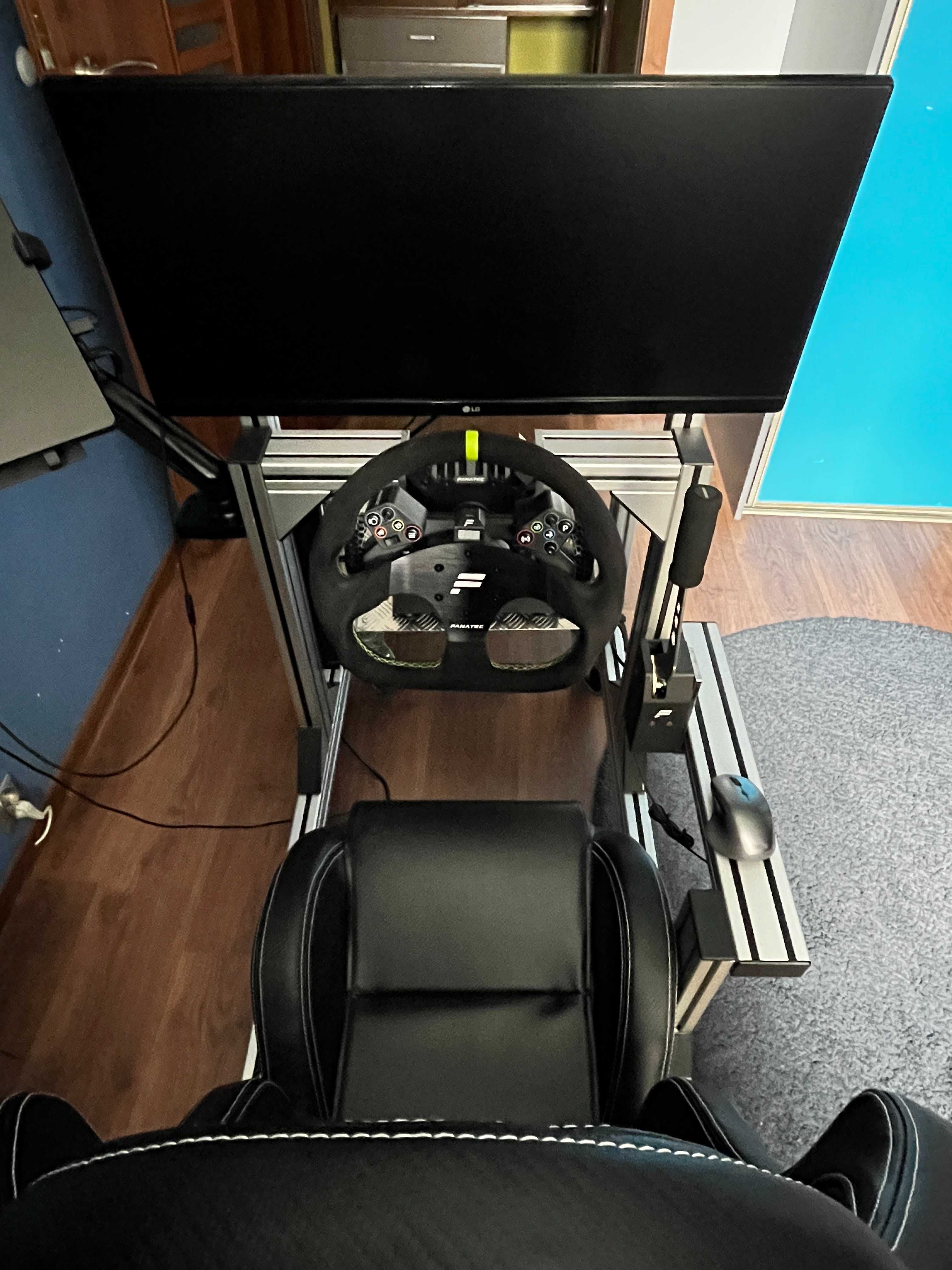 Zestaw Fanatec+stelaż z fotelem+monitor