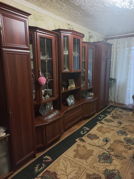 Стінка меблева в гарному стані