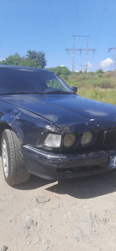 Продам бмв е32 . 3.5