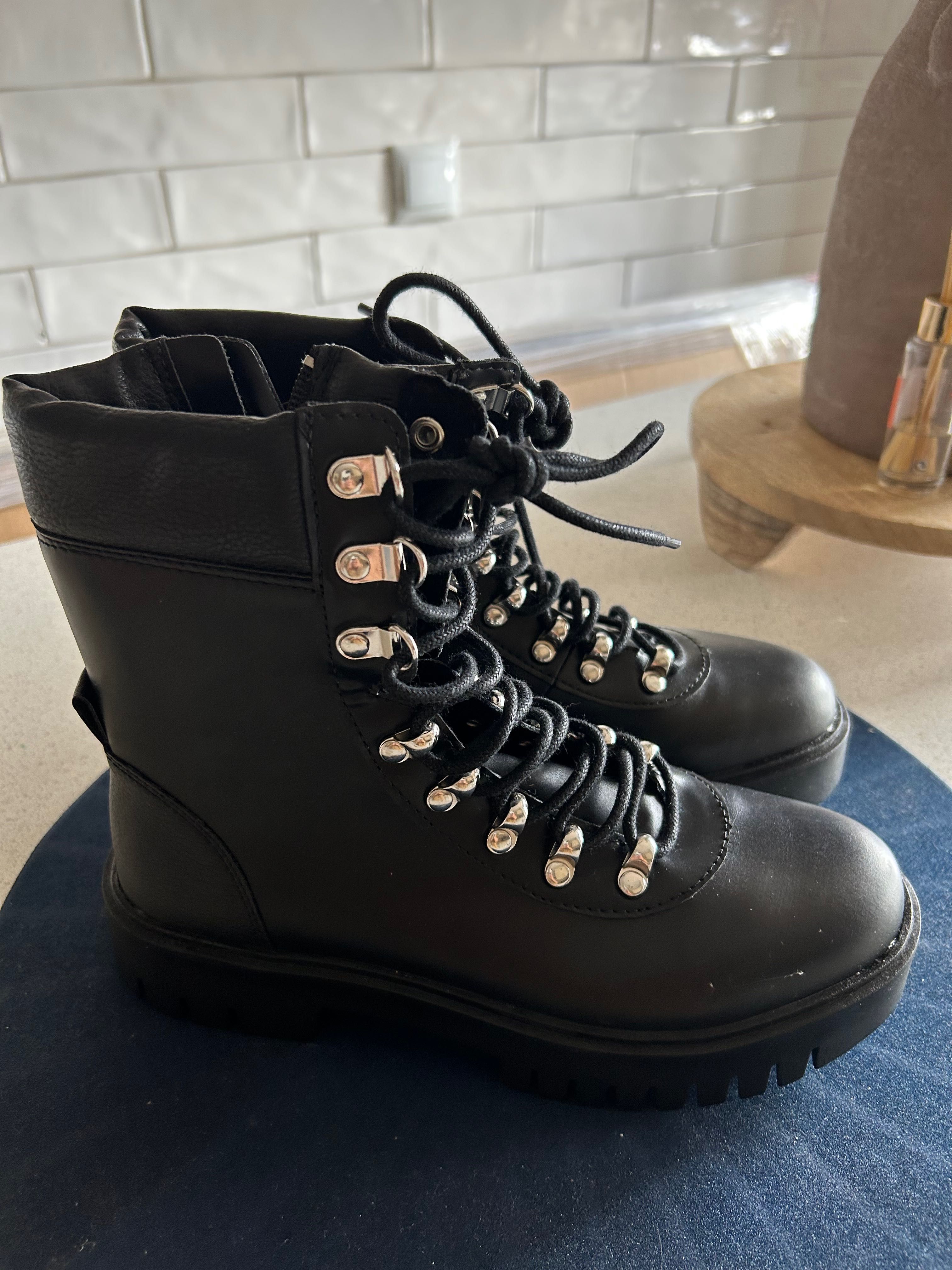 Botins pretos novos