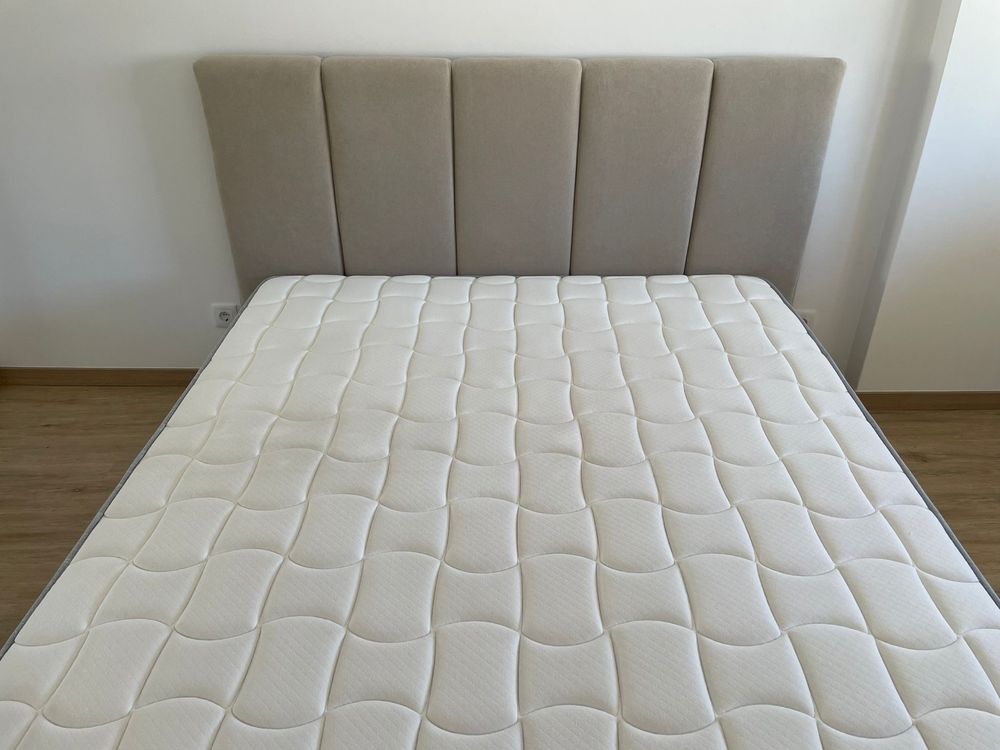 cama completa com arrumação cabeceira e sommier estofados com tecido