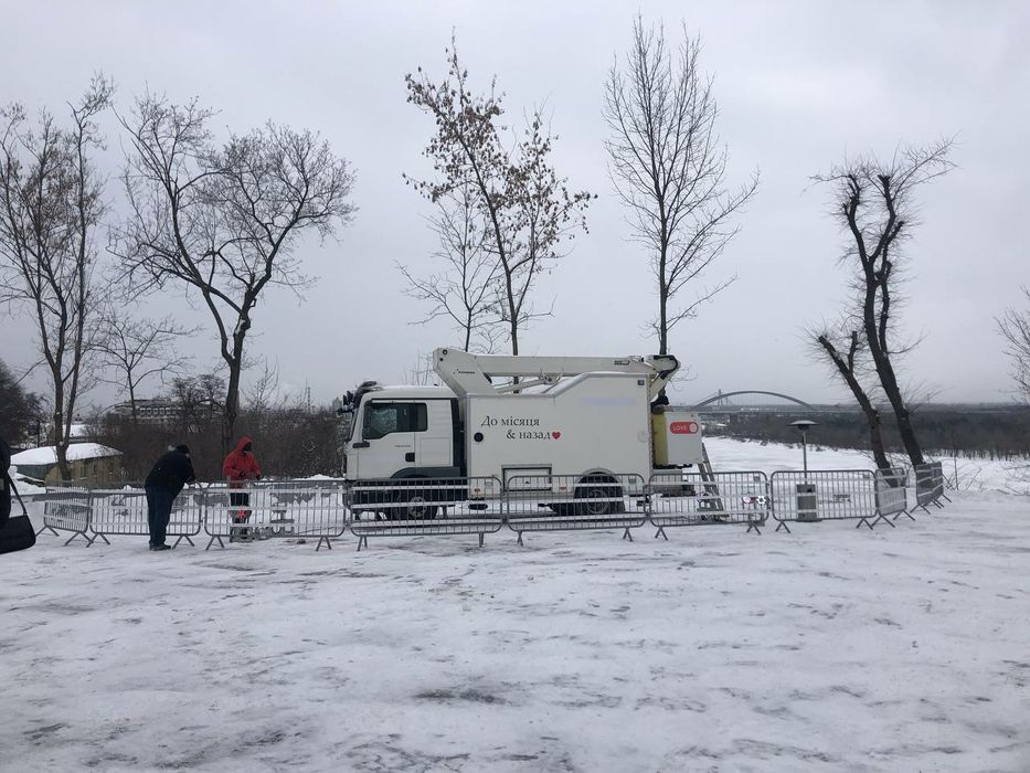 Аренда услуга автовышки для удаления деревьев Киев и область автовышка