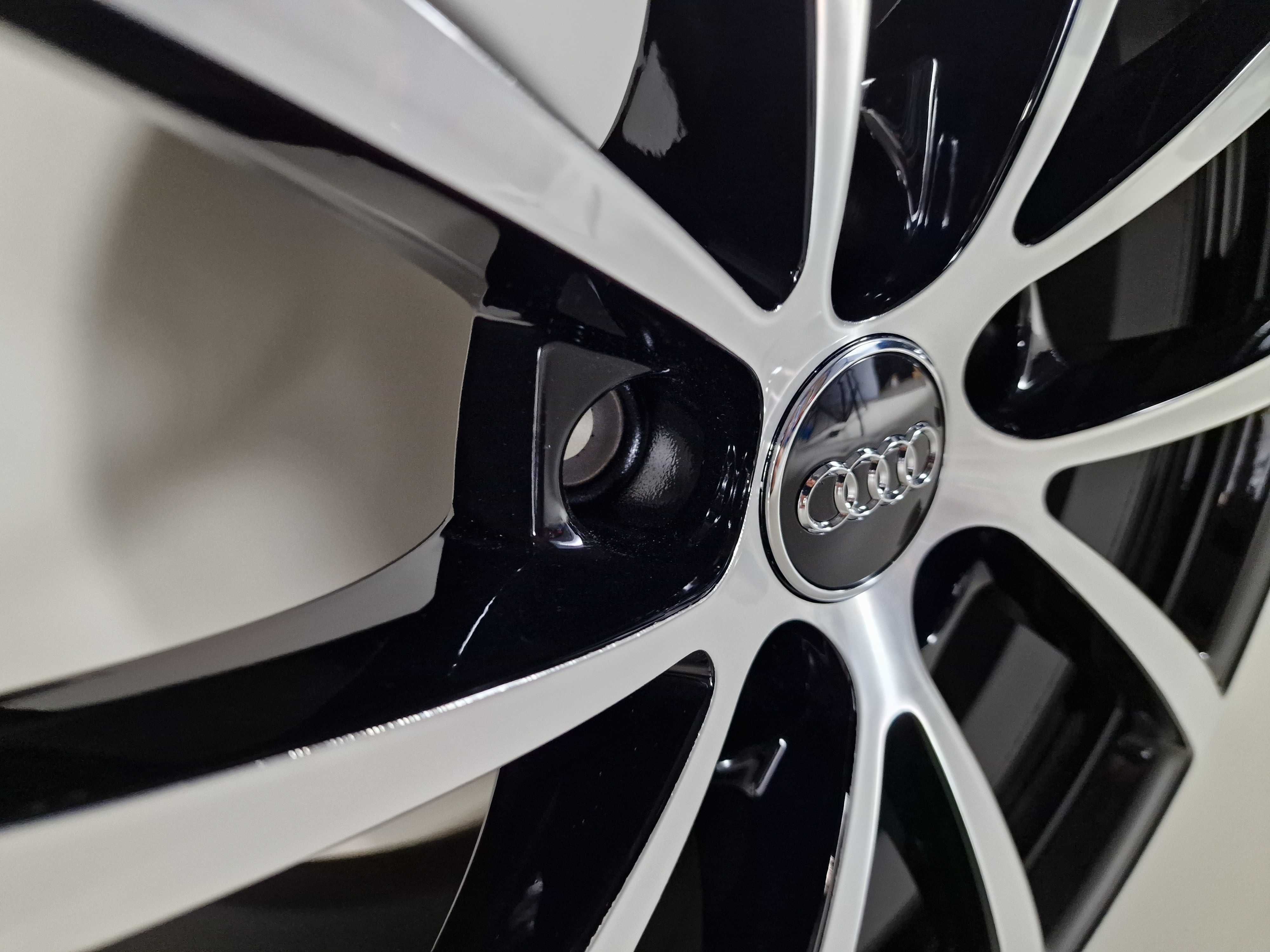 FABRYCZNIE NOWE Oryginalne Felgi Audi 17" A3 A4 A5 A6 A8 Q3 Q5 TT