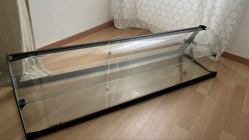 Expositor em Vidro c Prateleira e Vidro e d 2 Portas Deslizantes