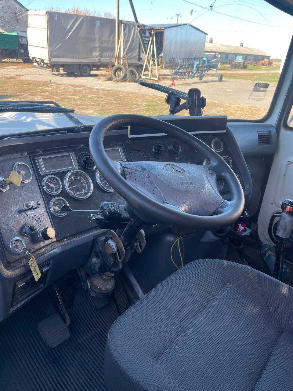 Вантажний автомобіль Ford L9000