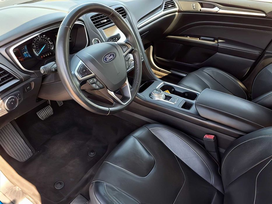 Ford Fusion      2020