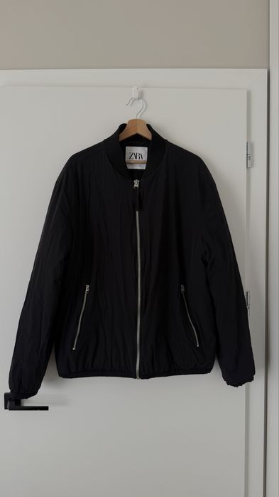 Czarna bomberka Zara lekko ocieplana, klasyczna