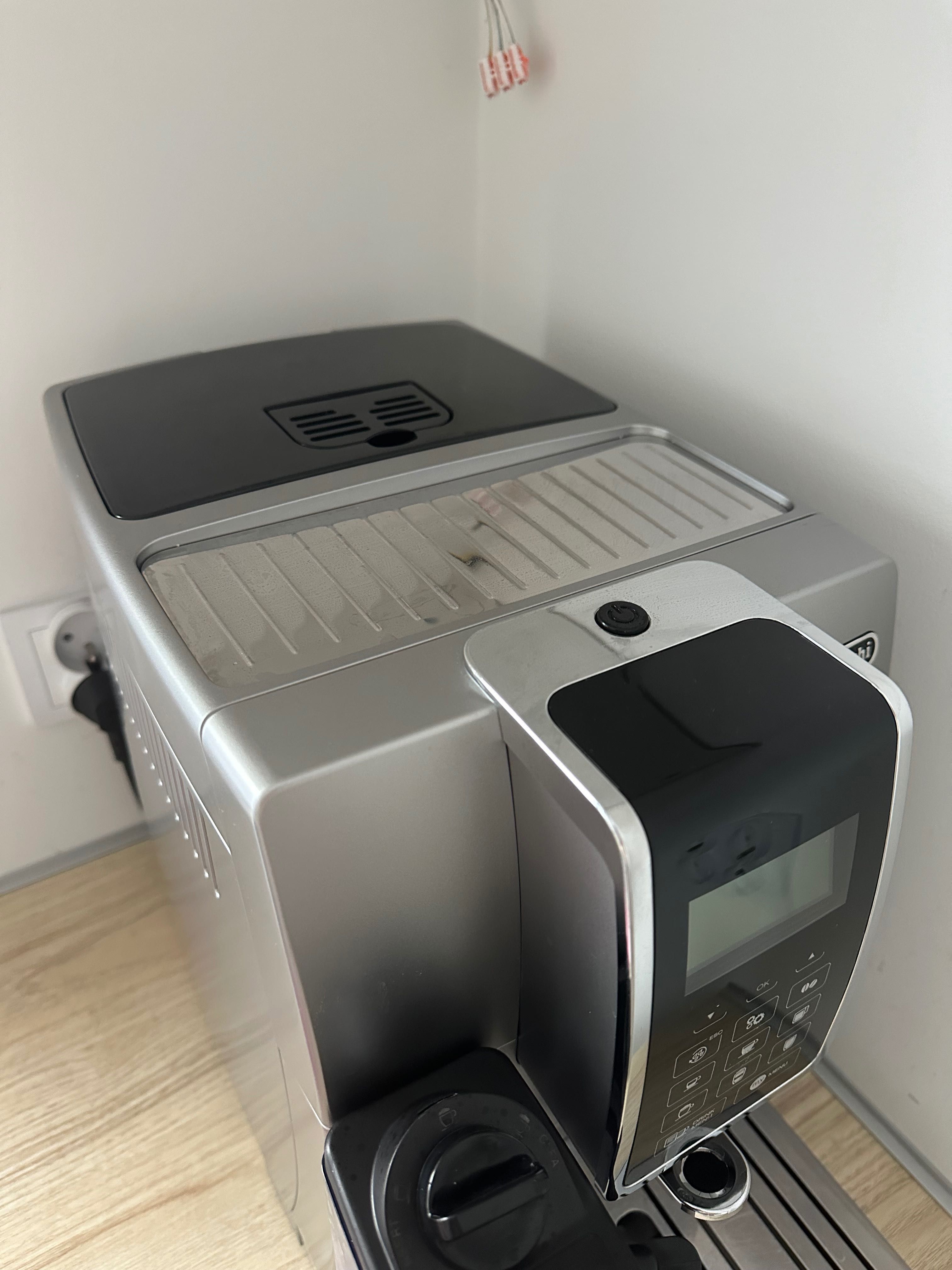 Ekspres DeLonghi Dinamica ECAM 350.55 SB