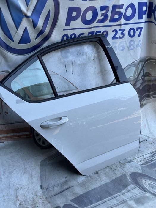 Двері Skoda a7 9p9p octavia шкода октавія а7 дверка дверь