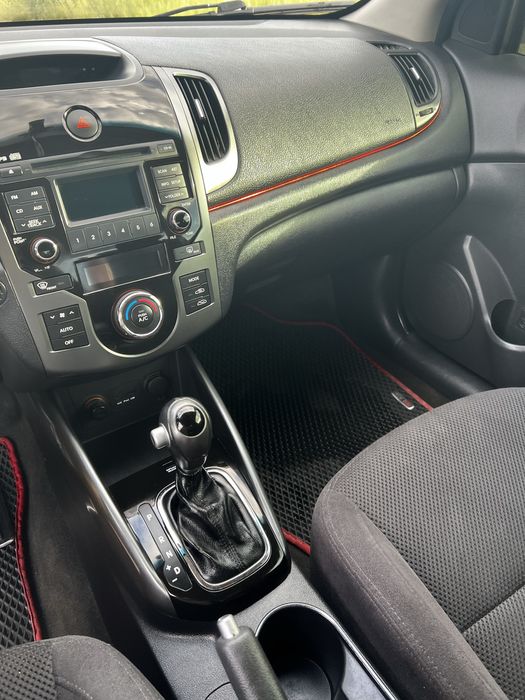 Kia Cerato Koup 1.6 2012 рік