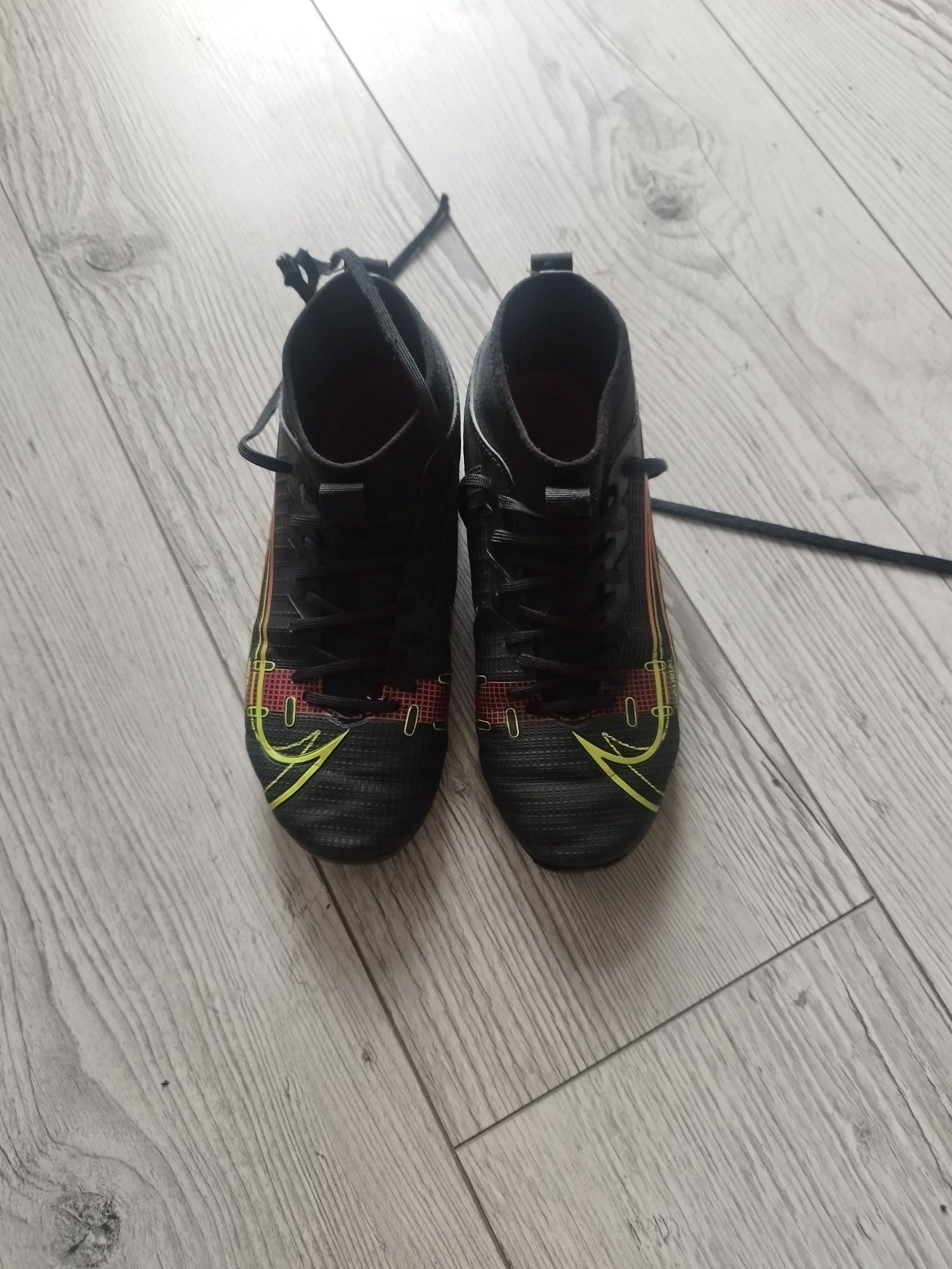 Korki Nike 33.5 czarne