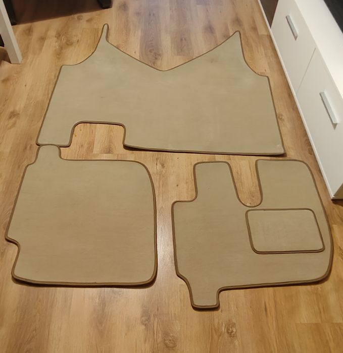 IVECO STRALIS HI WAY Dywaniki samochodowe półka no