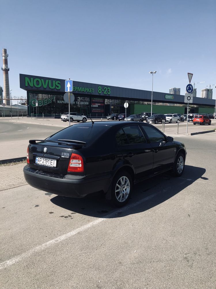 Продам авто Skoda Octavia Tour 1.6