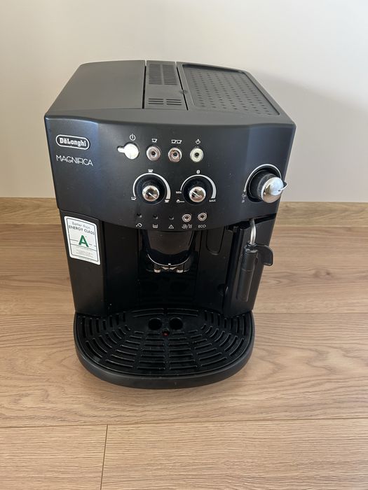 Ekspres ciśnieniowy Delonghi Magnifica