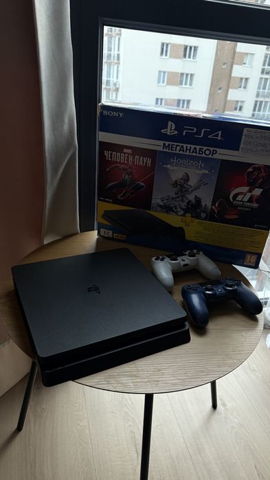 PlayStation 4 Slim 1TB (PS4 Slim)