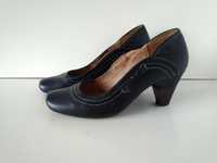 р 6 / 39-40 26 см классические кожаные черные туфли на каблуке Clarks