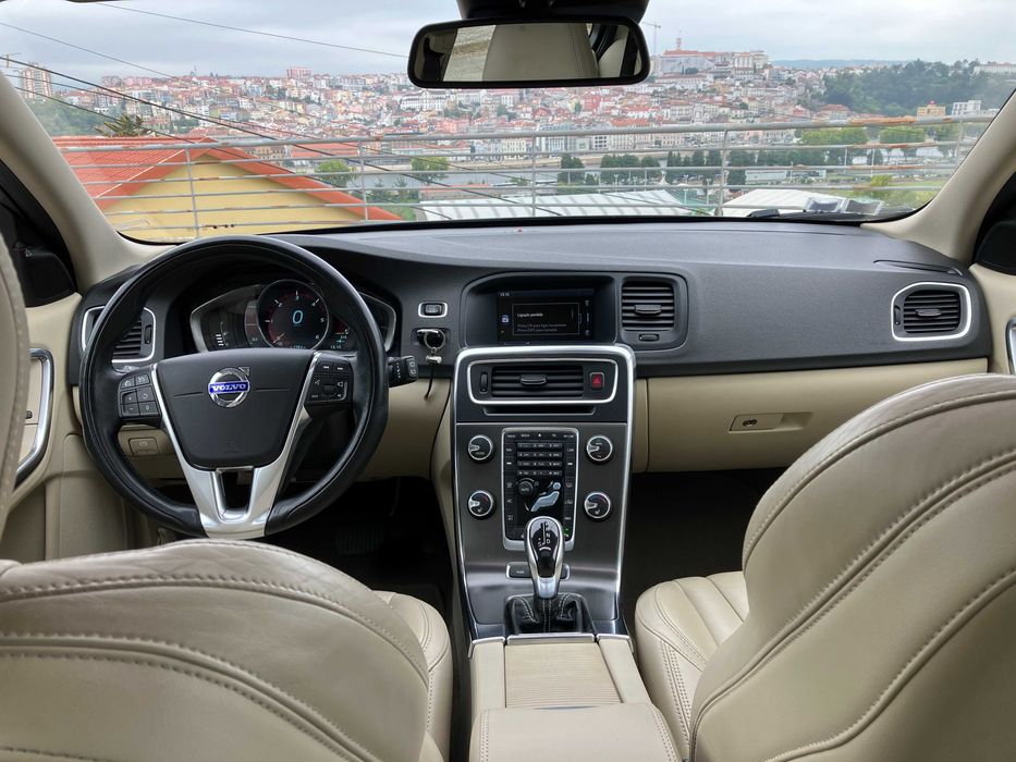 Volvo V60 Plug-In Hybrid - Kit styling e Polestar (300cv)