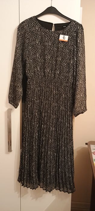 Długa sukienka plisowana