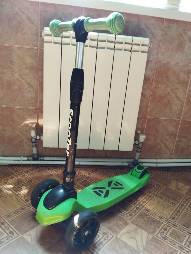 Самокат scooter в гарному стані