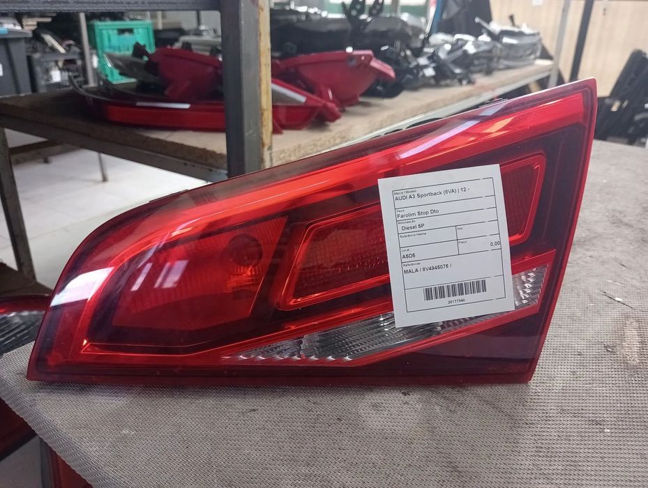 Farolim stop mala direito Audi A3 Sportback (8VA) 12 - / 8V4945076