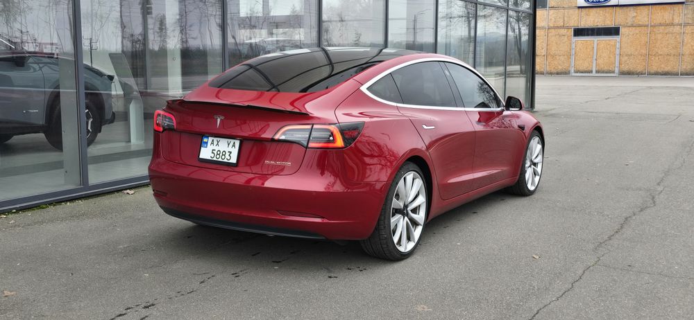 Продам Tesla Model 3 Performance 2018