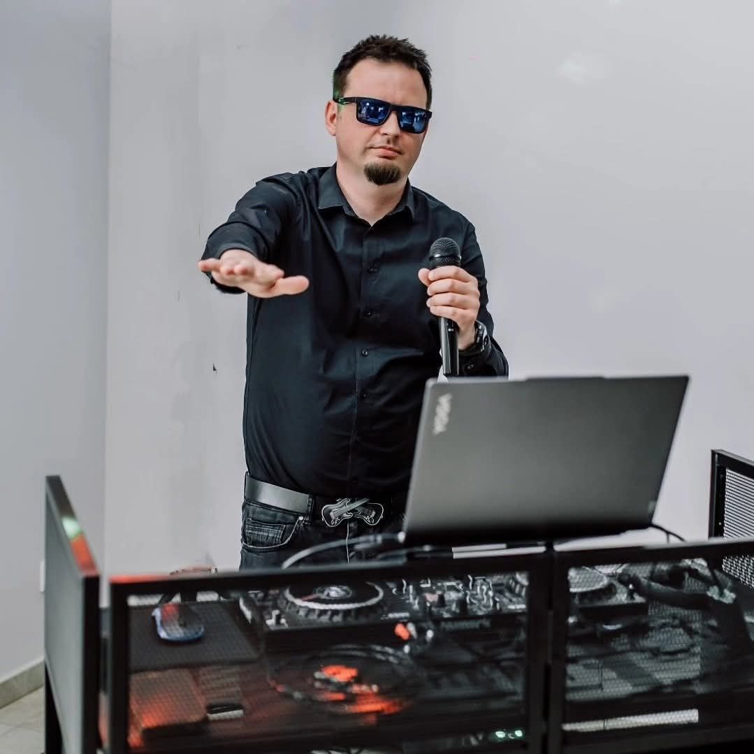 Dj, Wodzirej na imprezy okolicznościowe (wesele, urodziny, 18)