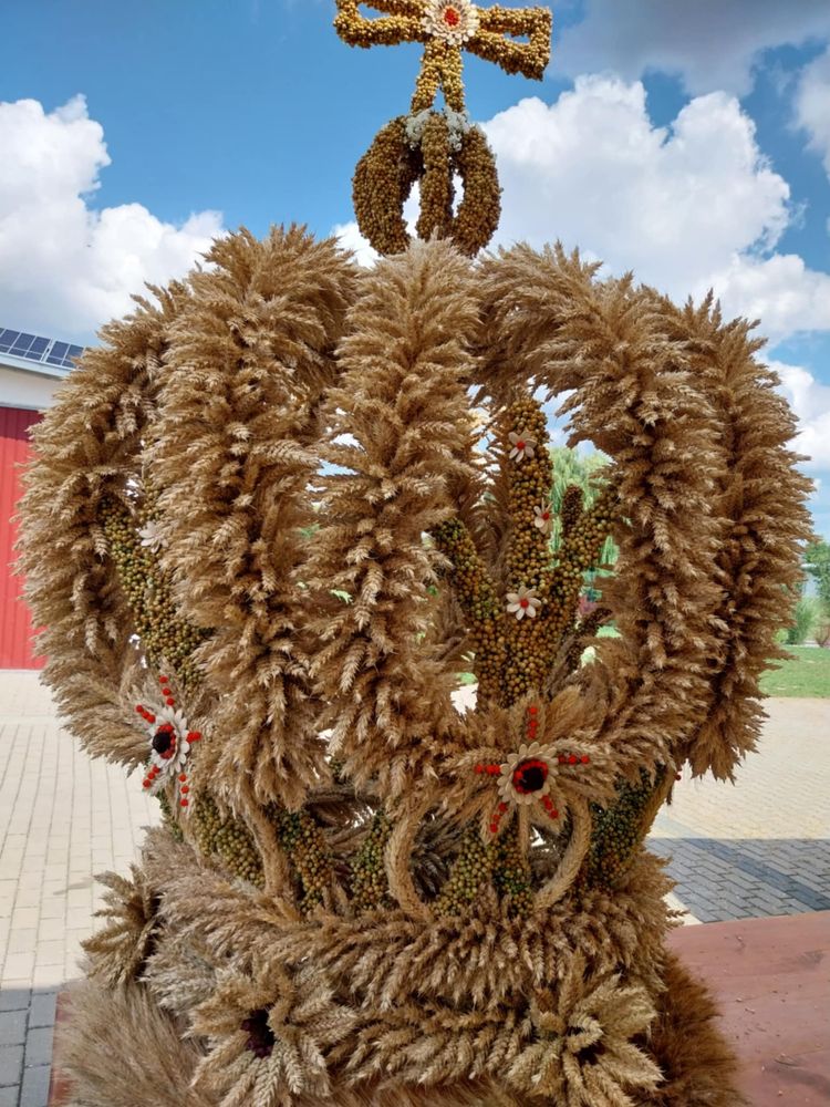 Wieniec korona dożynkowy, zespol ludowy Kalina