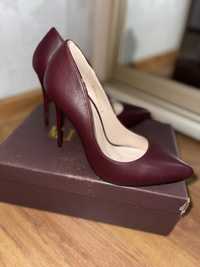 Жіночі туфлі (човники)