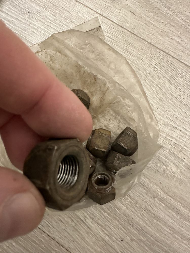 Колесные гайки nissan