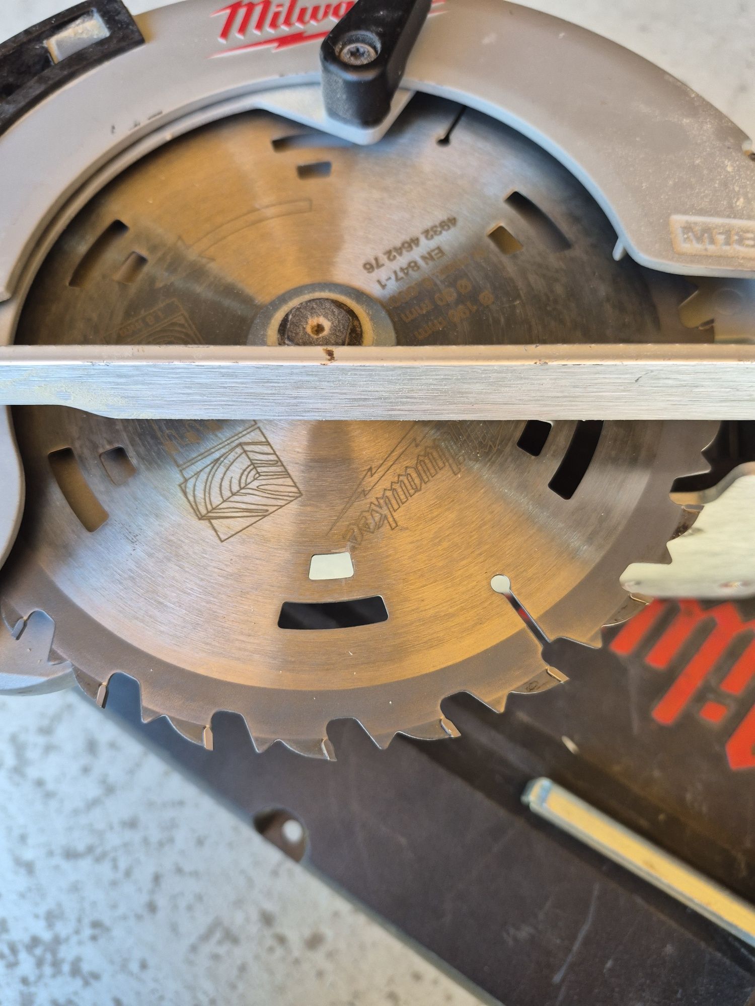 Pilarka tarczowa milwaukee M18 BLCS66