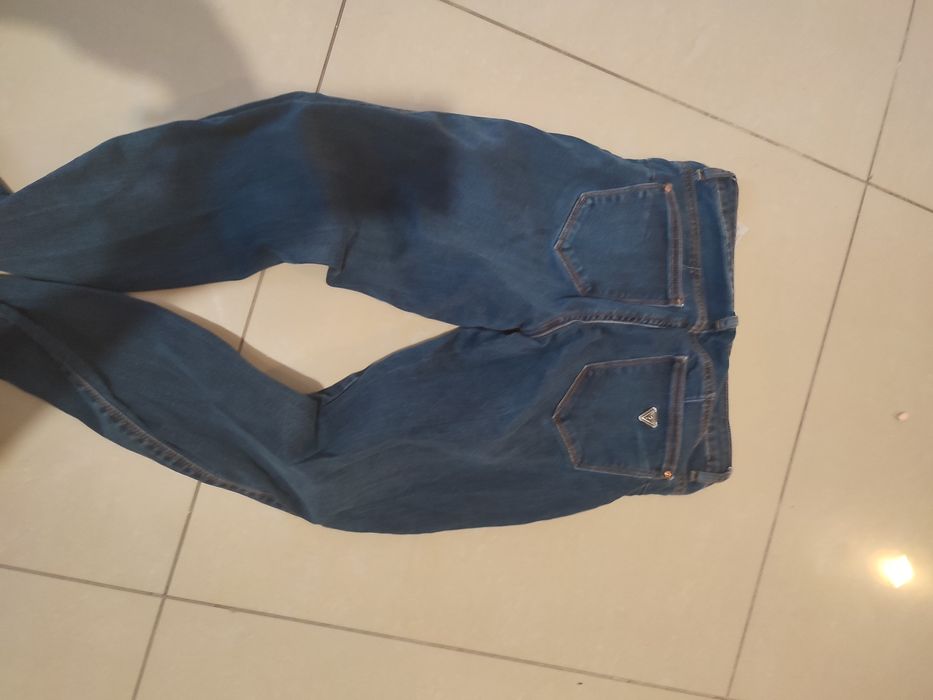 Spodnie jeansowe Guess rozm M