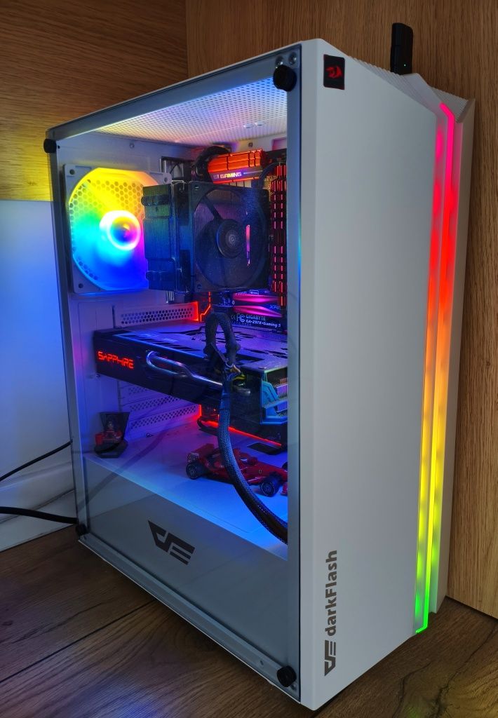 Komputer gamingowy PC cały zesaw monitor biurko fotel i dużo gratisów