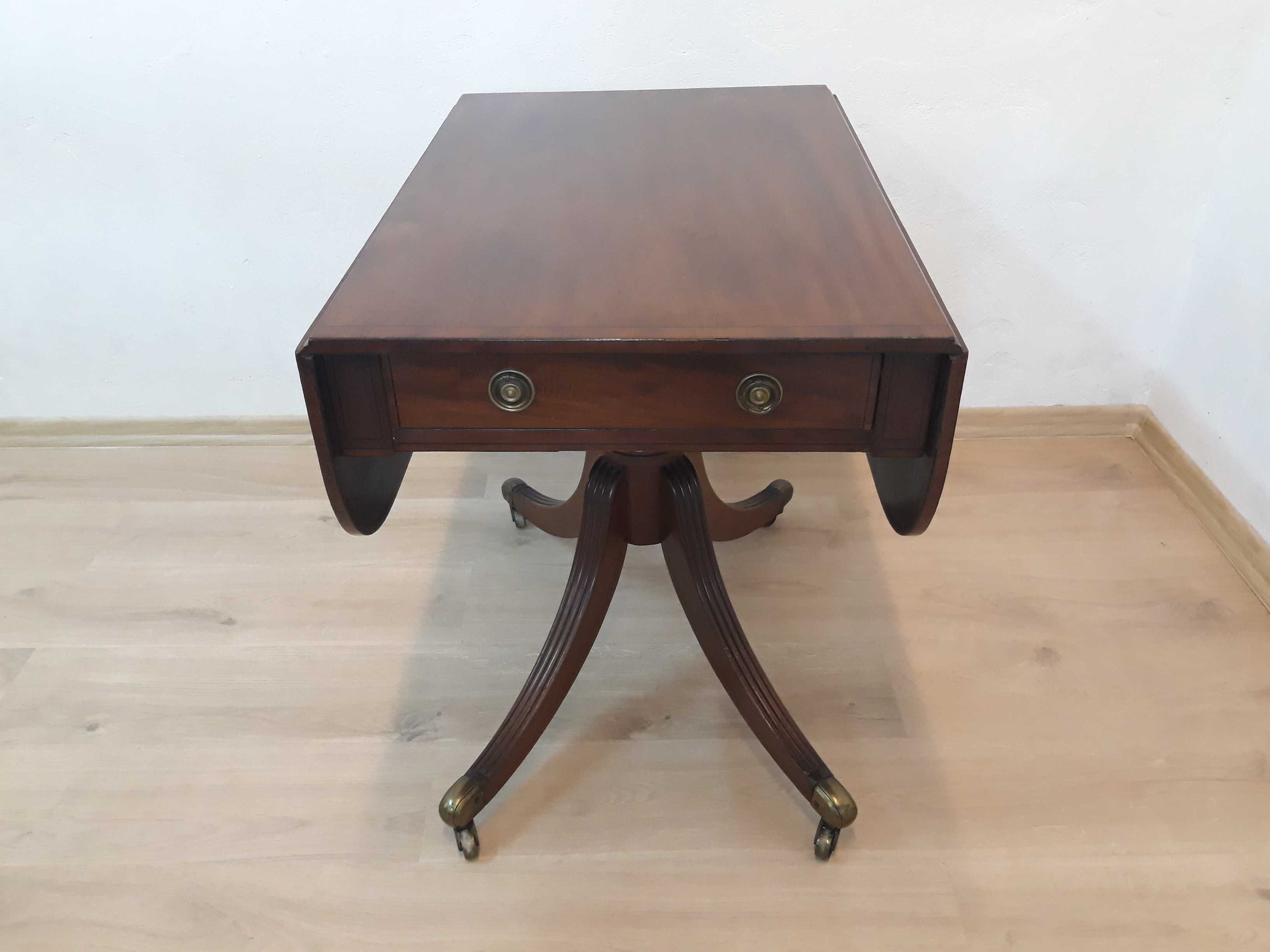 Zabytkowy stolik sofa table z rozkładanym blatem mosiężne nogi kółka