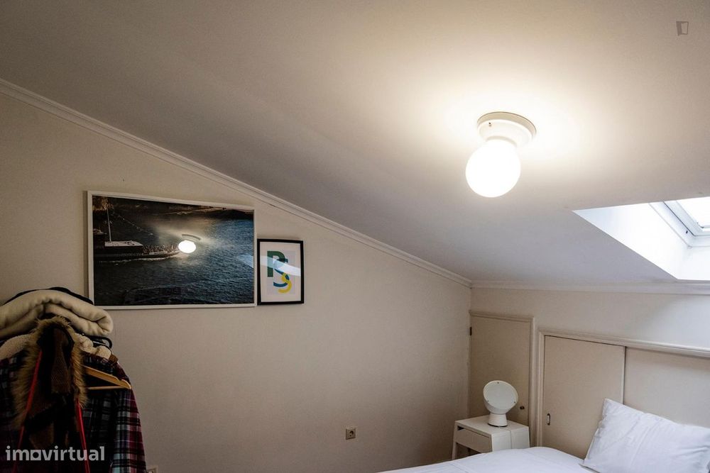 188311 - Quarto com cama de solteiro em...