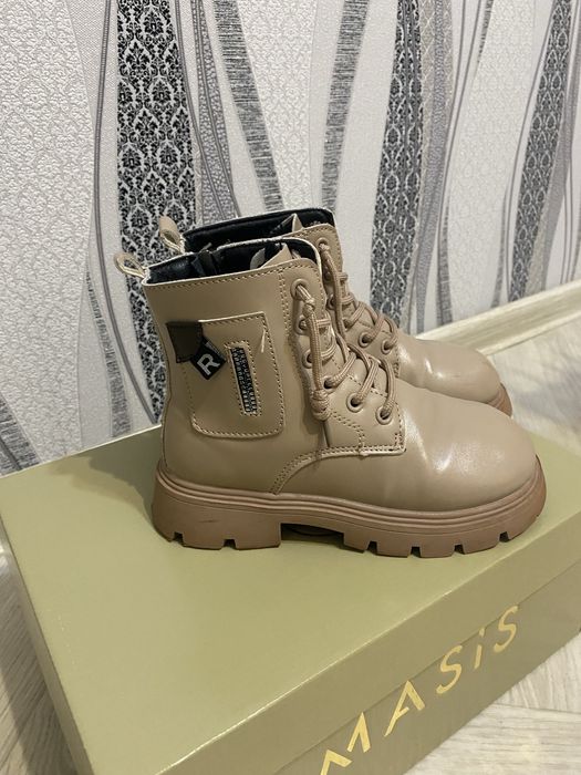 Продам зимові чобітки на дівчинку