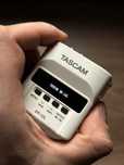 Cyfrowy rejestrator audio z mikrofonem lavalier Tascam DR-10L