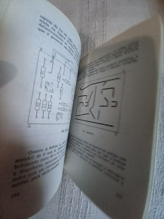 Livro técnico Montagens Eletrónicas