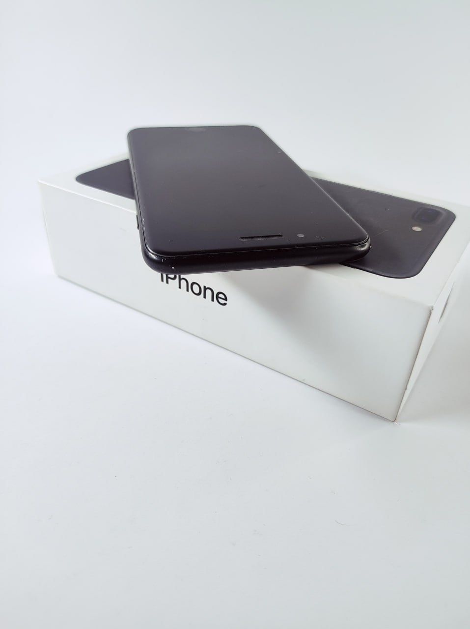 Apple iPhone 7+ plus newerlock / хороший стан