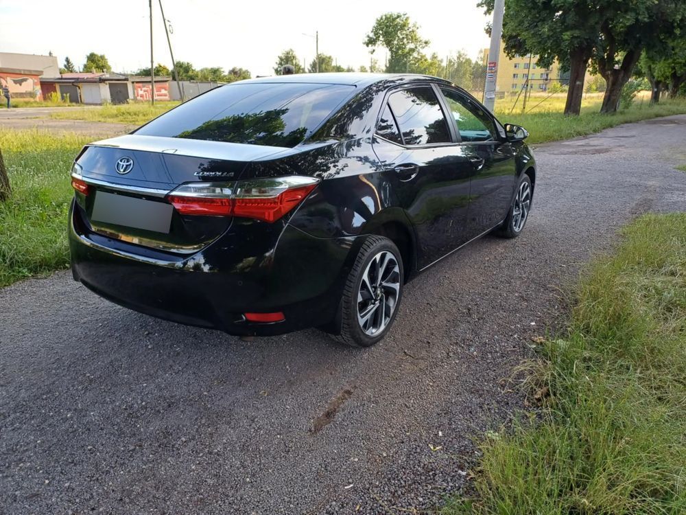 Toyota Corolla Stan bardzo dobry, od nowości serwisowany w ASO co 15 000 km.