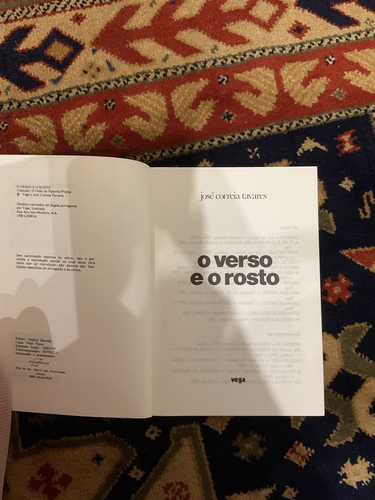 Livro raro de josé correia Tavares - o verso e o rosto
